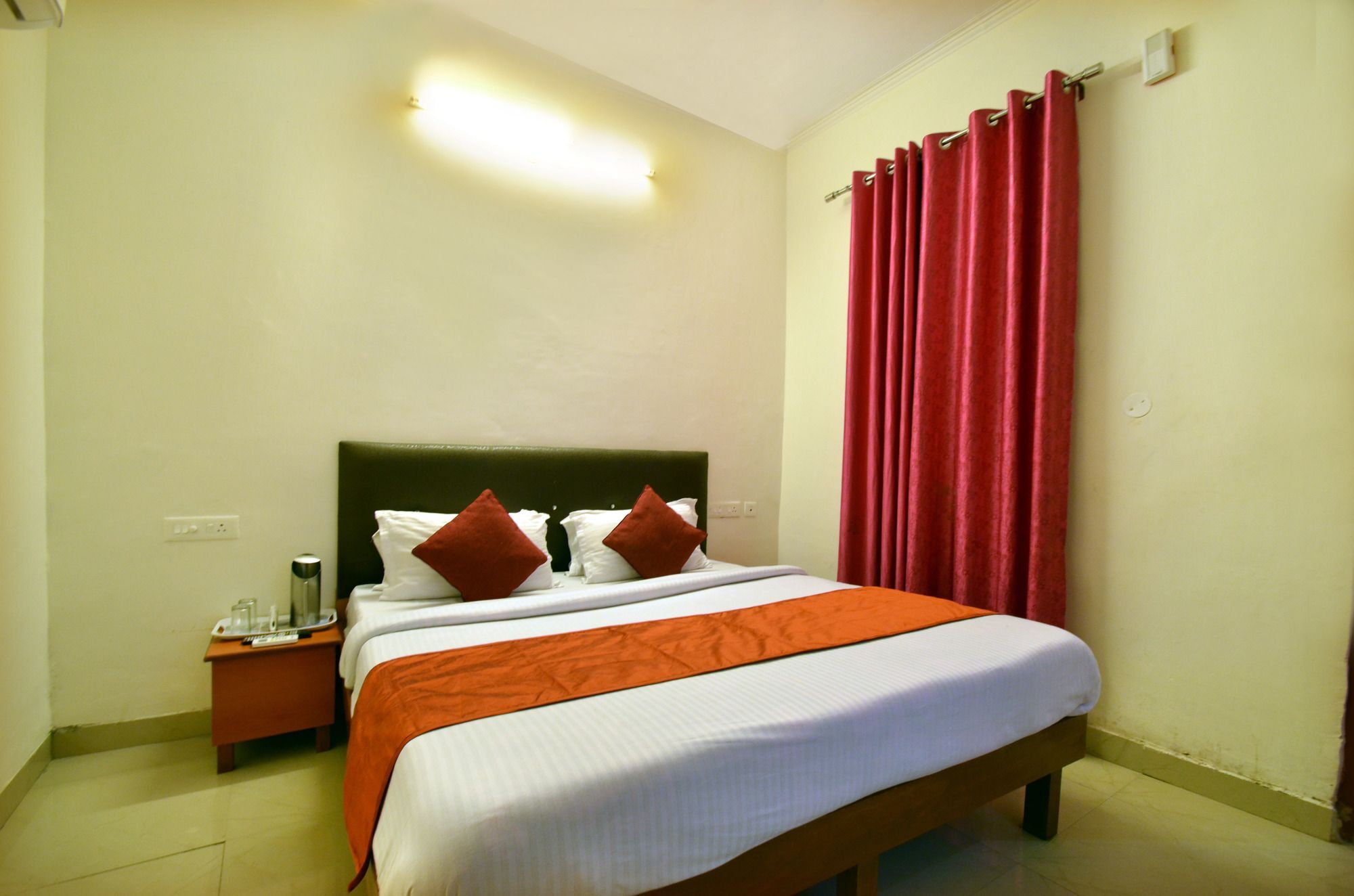 Oyo Platinum Inn Nayagaon Exterior photo